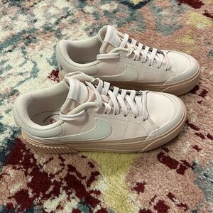 Women’s Nike Court Legacy Lift
